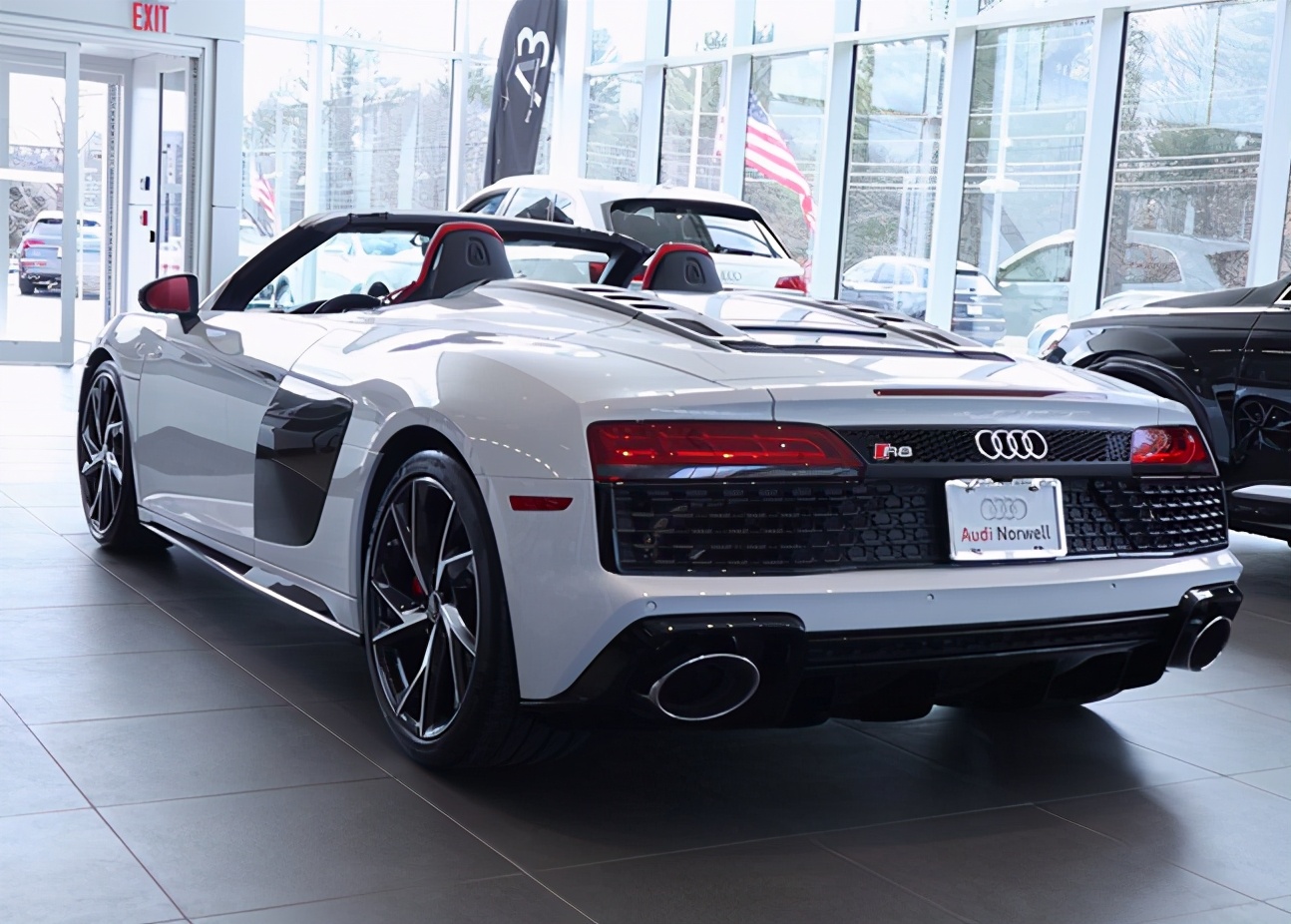 奥迪全新R8敞篷版实拍图片来袭 未来将不再生产R8
