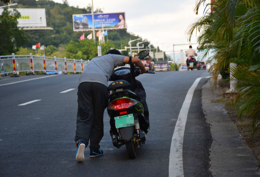 車主：有電用不著，沒電蹬不動，電動車腳蹬有啥用？專家給出回答