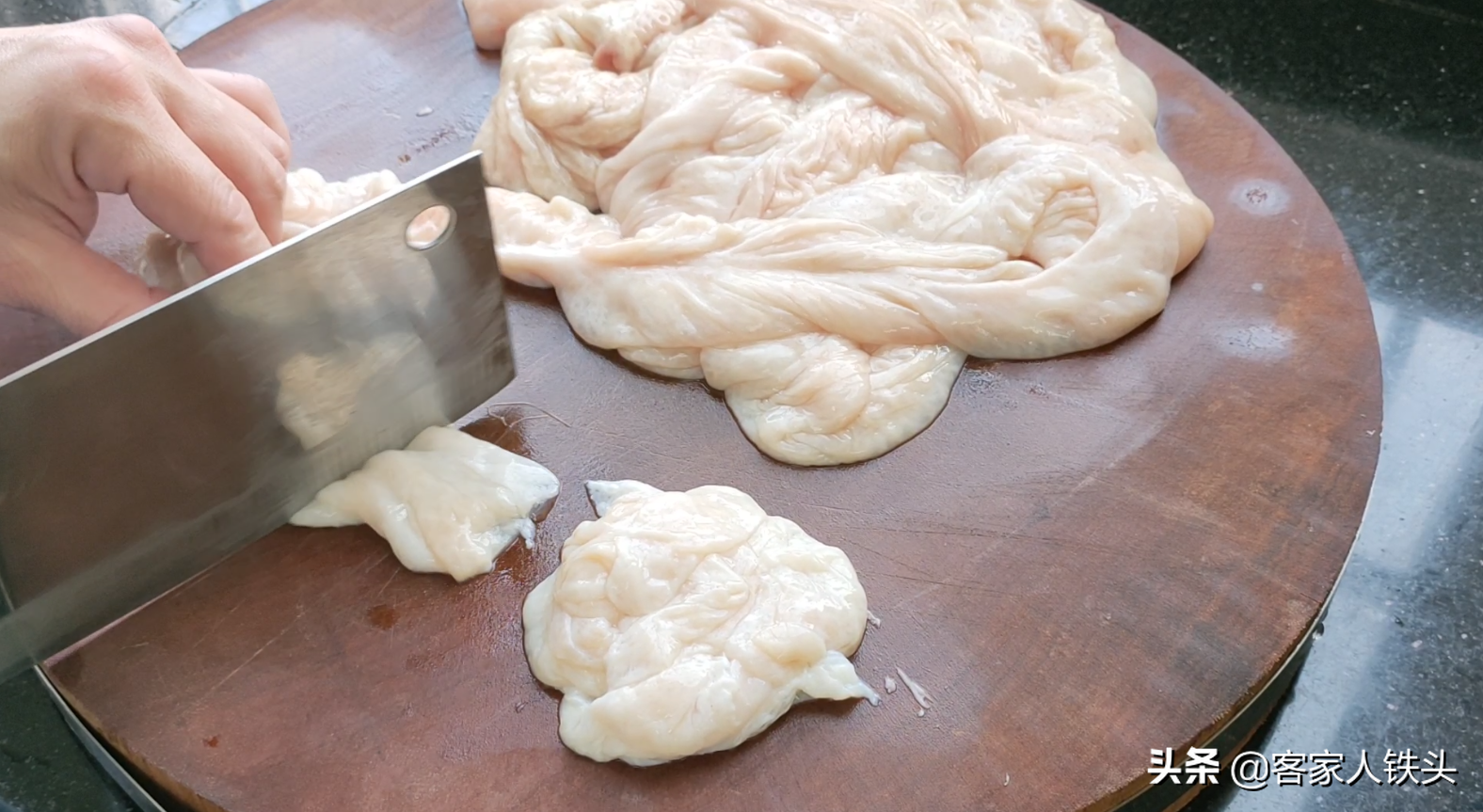 广东人做肥肠为什么那么好吃？教你关键2步，爽口味美孩子也爱吃