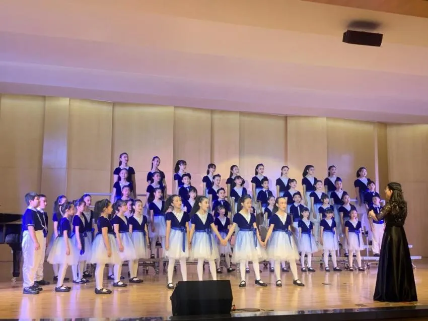 悦耳歌声 满载希望——双流区彭镇小学在艺术节合唱比赛中获佳绩