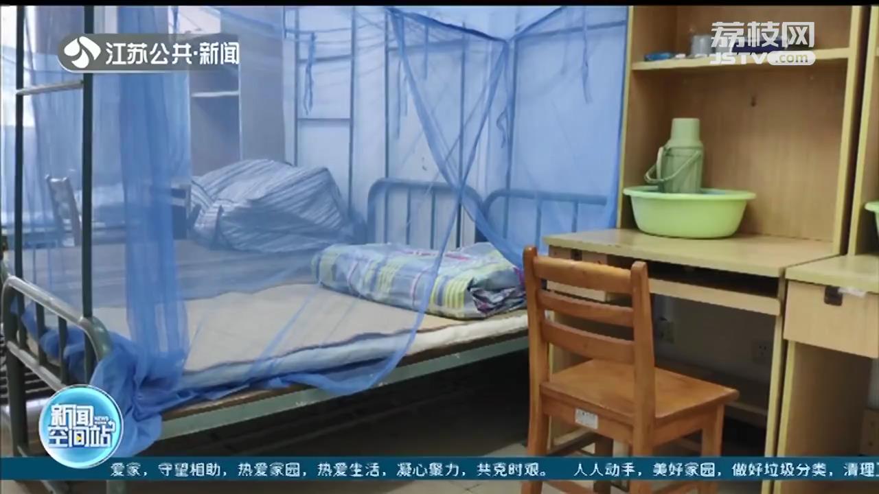 “轮椅男孩”喜提老师“私人定制”见面礼 学院还有更暖心的举措