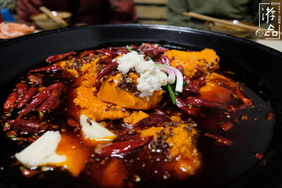 英国名刊介绍火锅文化，成都重庆互不相让，传至海外的成渝掐架