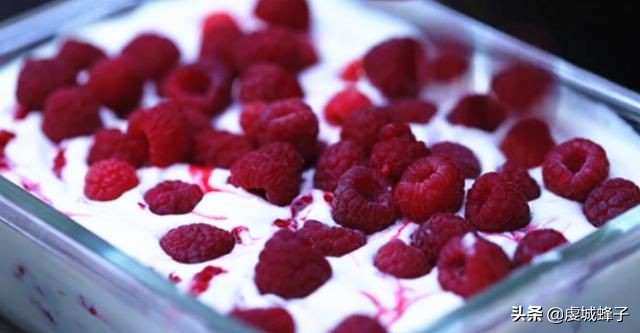 李子柒做7个小时“雪糕”，摄像师拍成品穿帮了