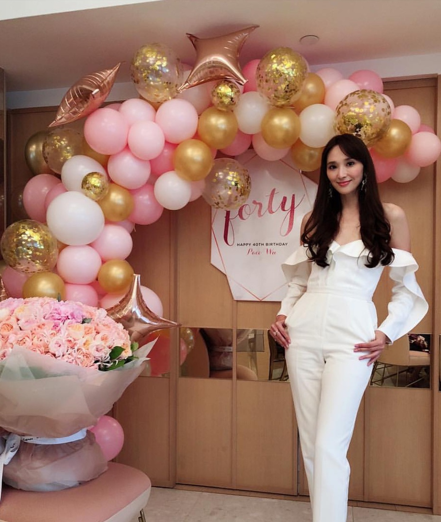 富豪男友变一贫如洗？吴佩慈用4个孩子和近10年