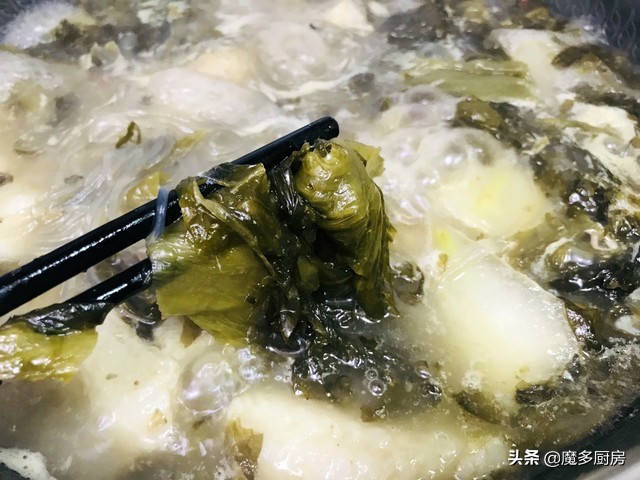 I made a big pot of pickled fish for less than 40 yuan. It was sour and refreshing, so I don’t need to order takeaway in the future.