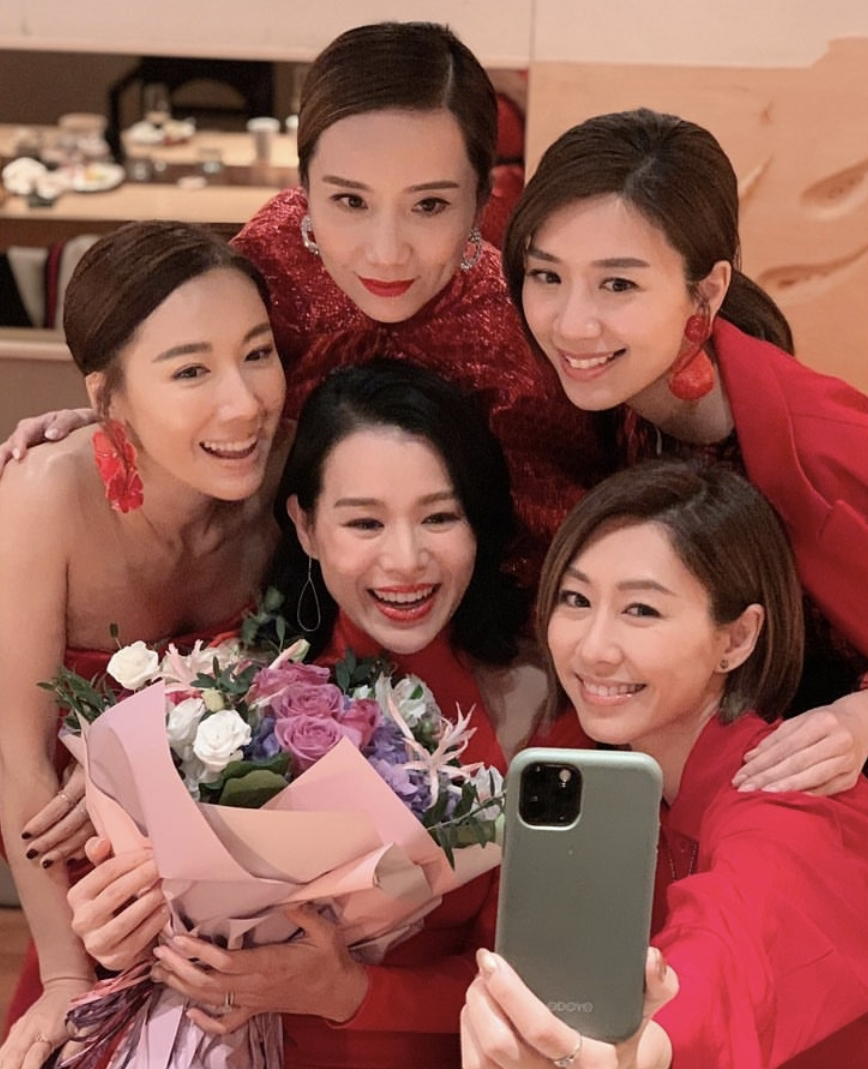 李乘德前女友李施嬅看望胡杏儿次子，因宝宝太萌直呼心都被融化了