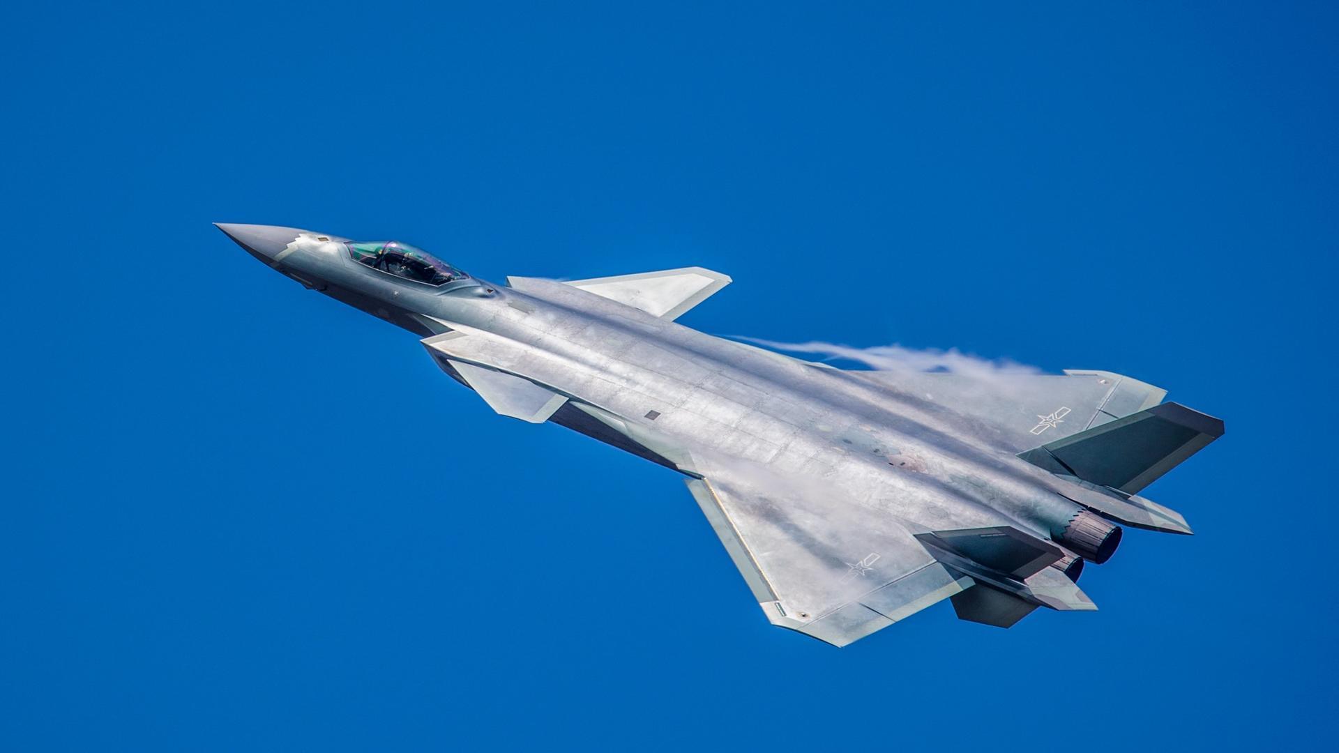 中国航母将搭配新型舰载机，综合性能倍增，装