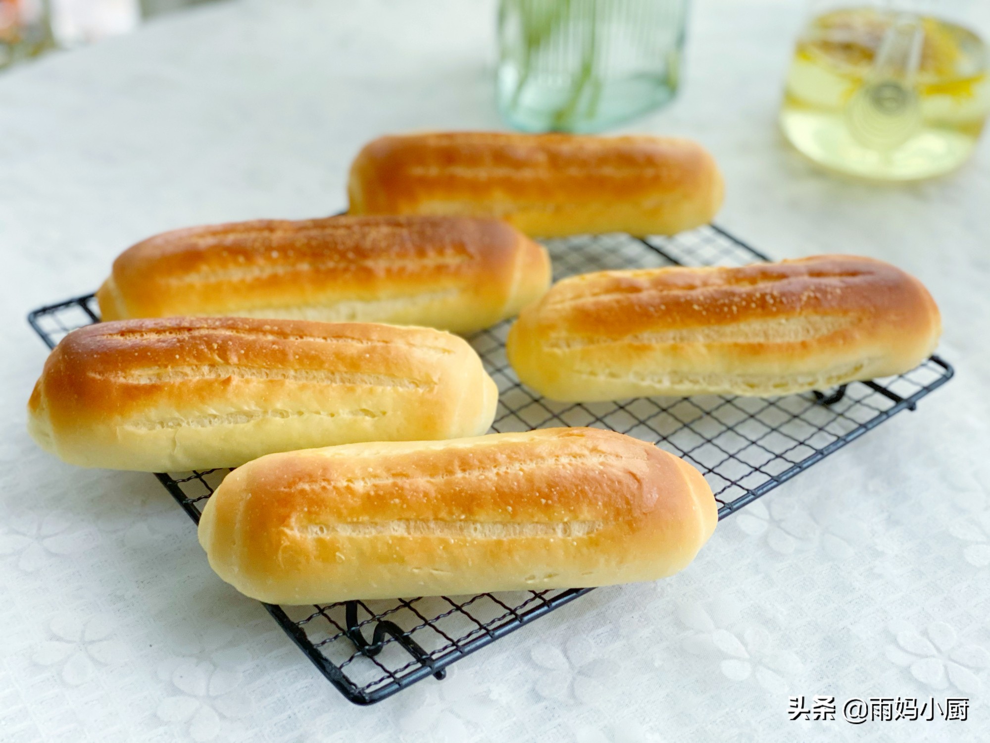 烘焙新手入門必做的小麵包，鬆軟細膩又美味，放三天也不硬