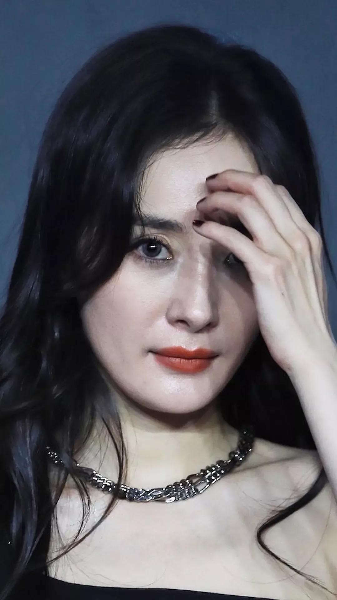 杨幂活动生图被扒，脸部岁月感明显，34岁还能卖少女感多久？