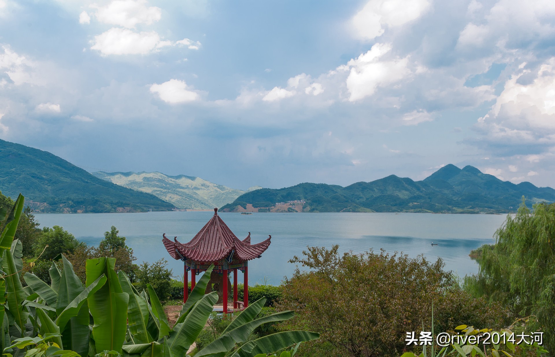 世界上共有3座千岛湖其中两座在中国，浙江和湖北各有一座