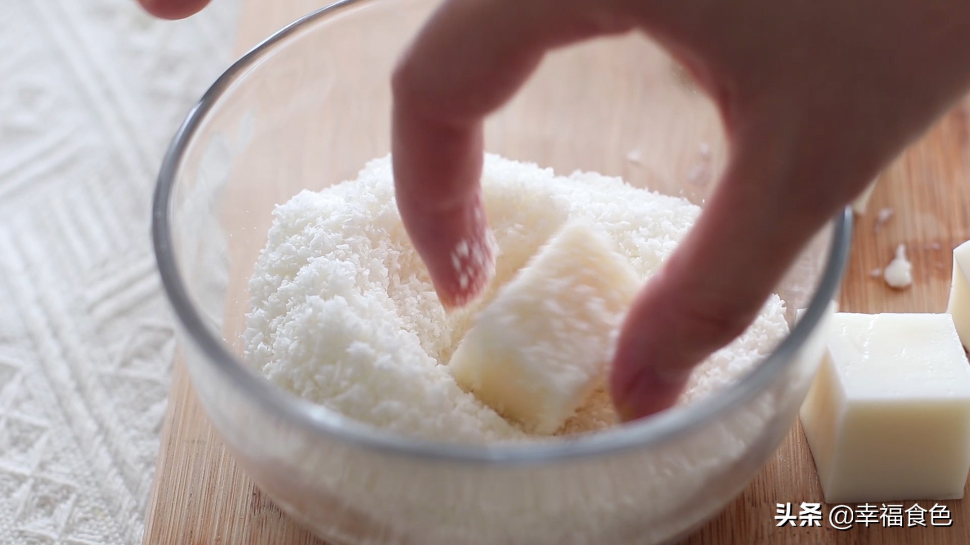 只要1个平底锅就能做的甜品，免蒸免炸，Q弹顺滑奶味浓郁