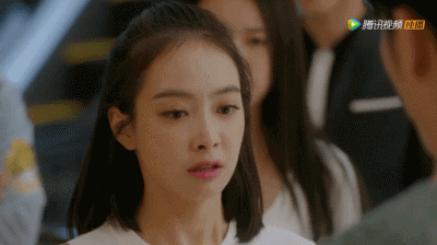 明星红黑榜：奚梦瑶一出手就是王炸，关晓彤穿