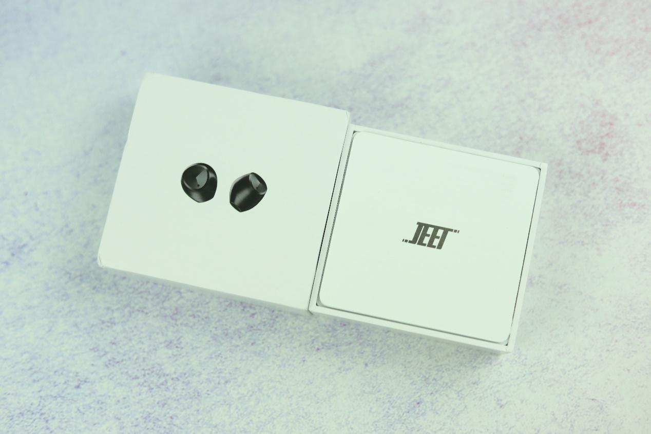極致小巧，輕若無物的佩戴體驗JEET Air2