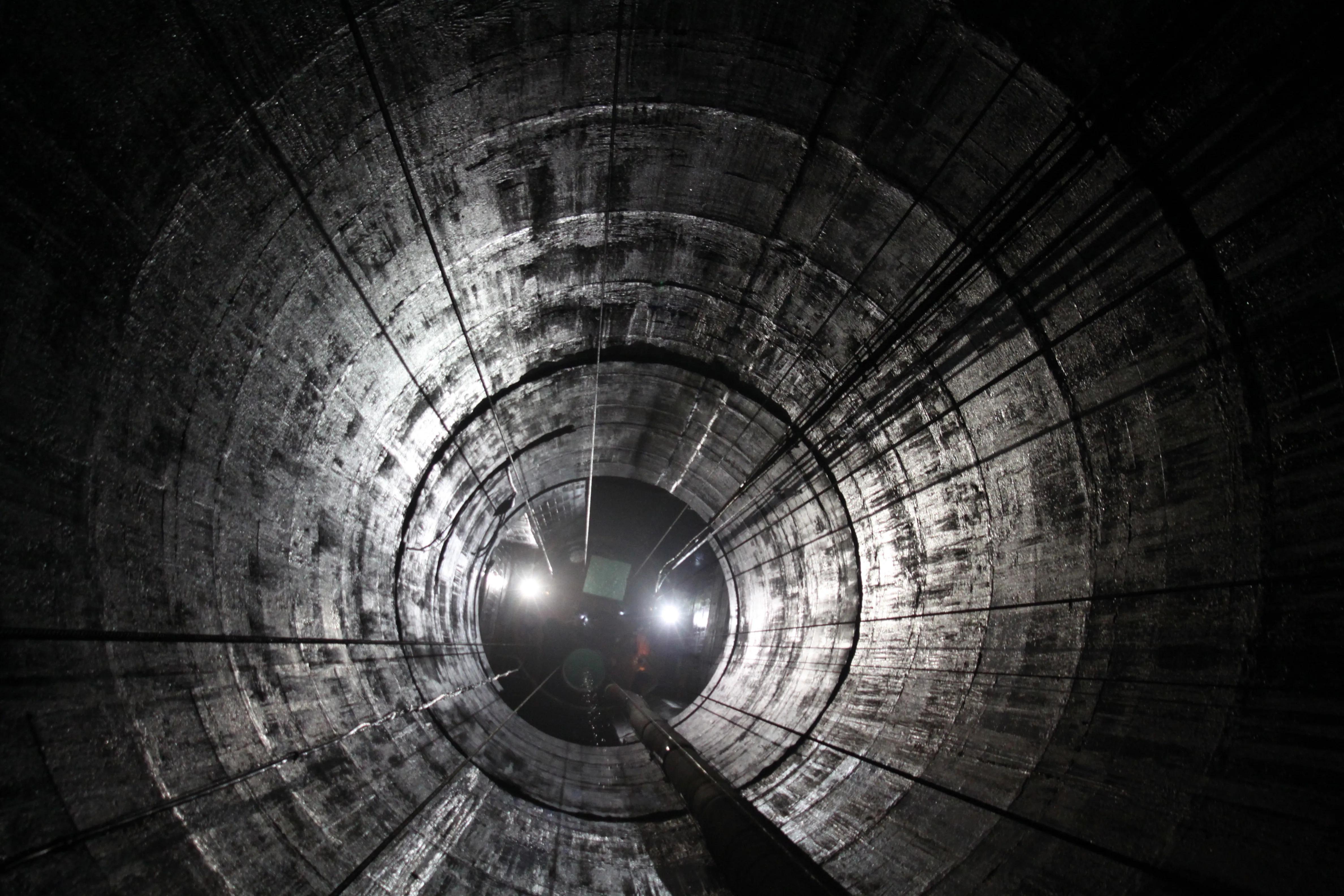 萬米深井被永久封鎖，蘇聯人到底挖到了什麽？地獄之門或存在？