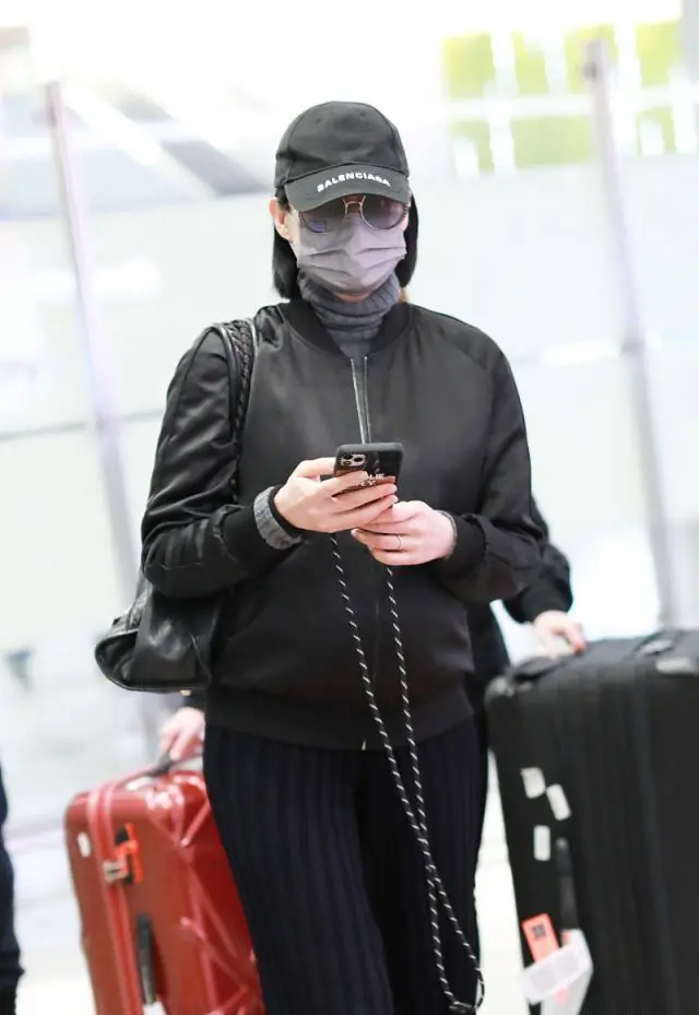 默契滿分！ 胡杏兒挺6月孕肚忙事業，李乘德化身奶爸分享帶娃日常