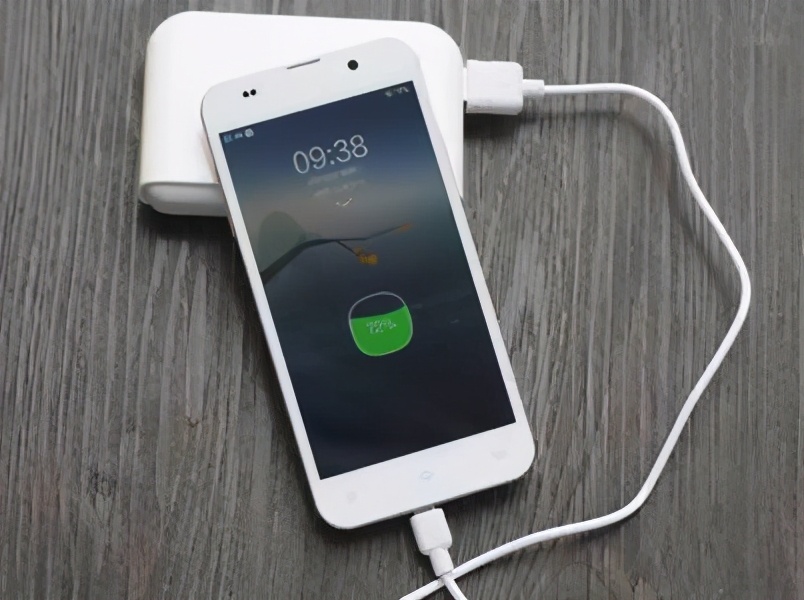 手机充电别乱来！7条小技巧让电池再战3年，人人都懂却难做到