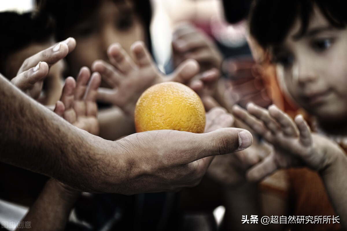 一位法國老人的外星之旅，帶回了一切未解之謎的終極答案