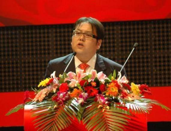 与女明星离婚，至今消失4年，山西前首富为何大