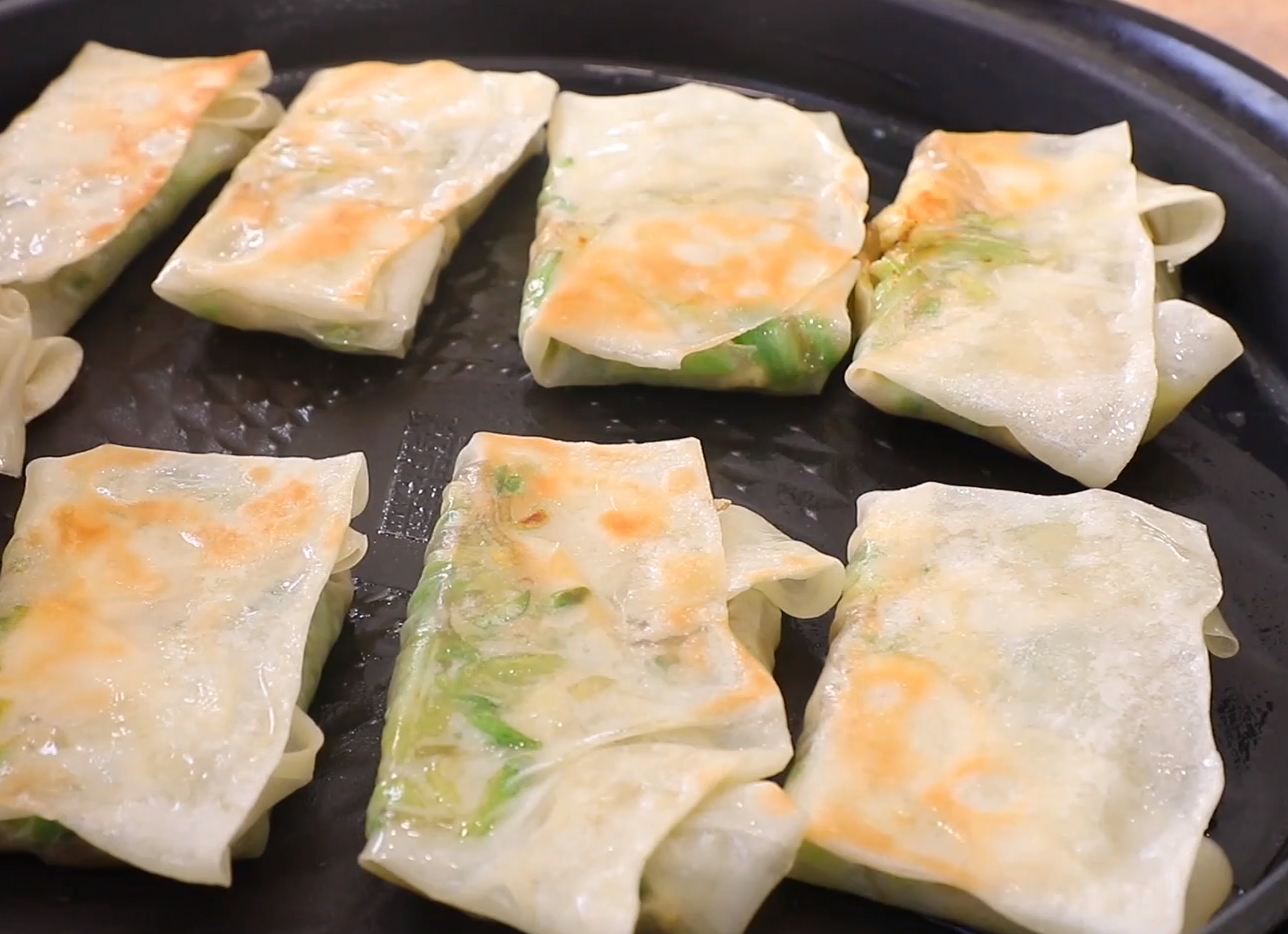 一個蘿蔔，兩個雞蛋，這樣做超好吃，皮薄大餡，香酥多汁比包子香