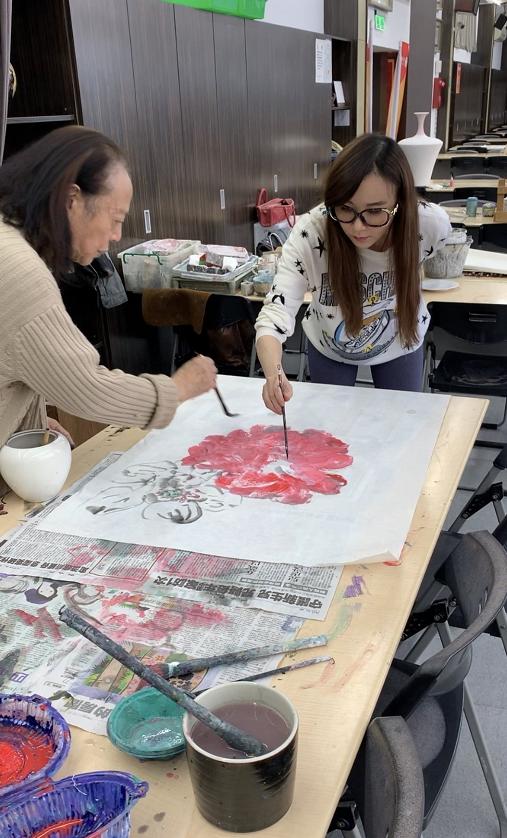 萧蔷现在真是活的洒脱，51岁的年纪，仍然皮肤紧