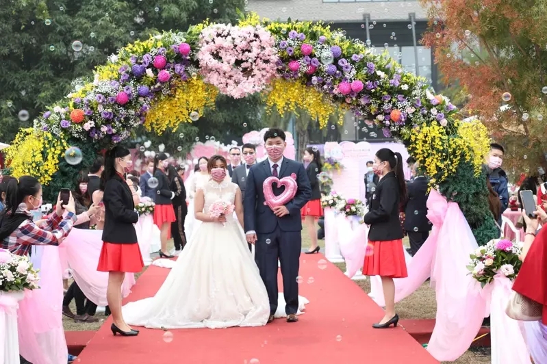 台灣去年結婚登記數再探新低，兩岸通婚數已不足巔峰時一成