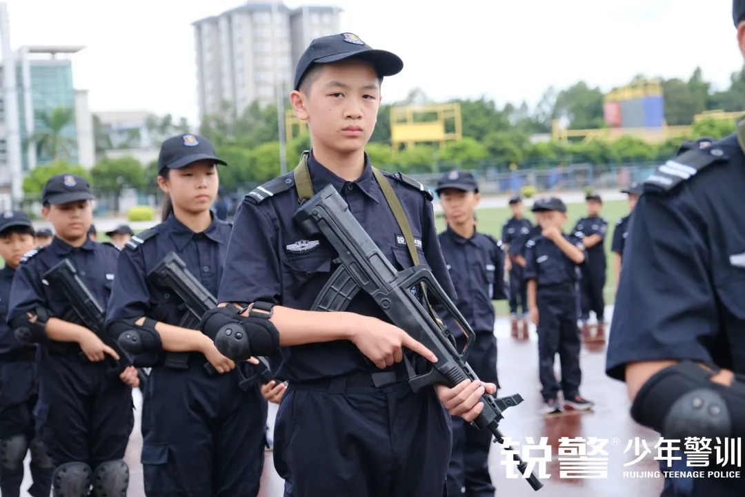 锐警少年警训夏令营：少年正路上，明日可期