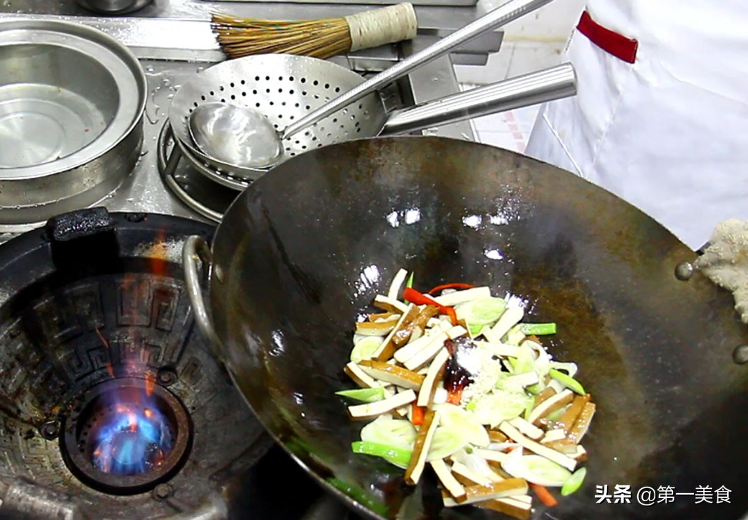 图片[7]-家常小菜大葱爆香干做法 葱香浓郁 香干入味 家人都说好吃-起舞食谱网