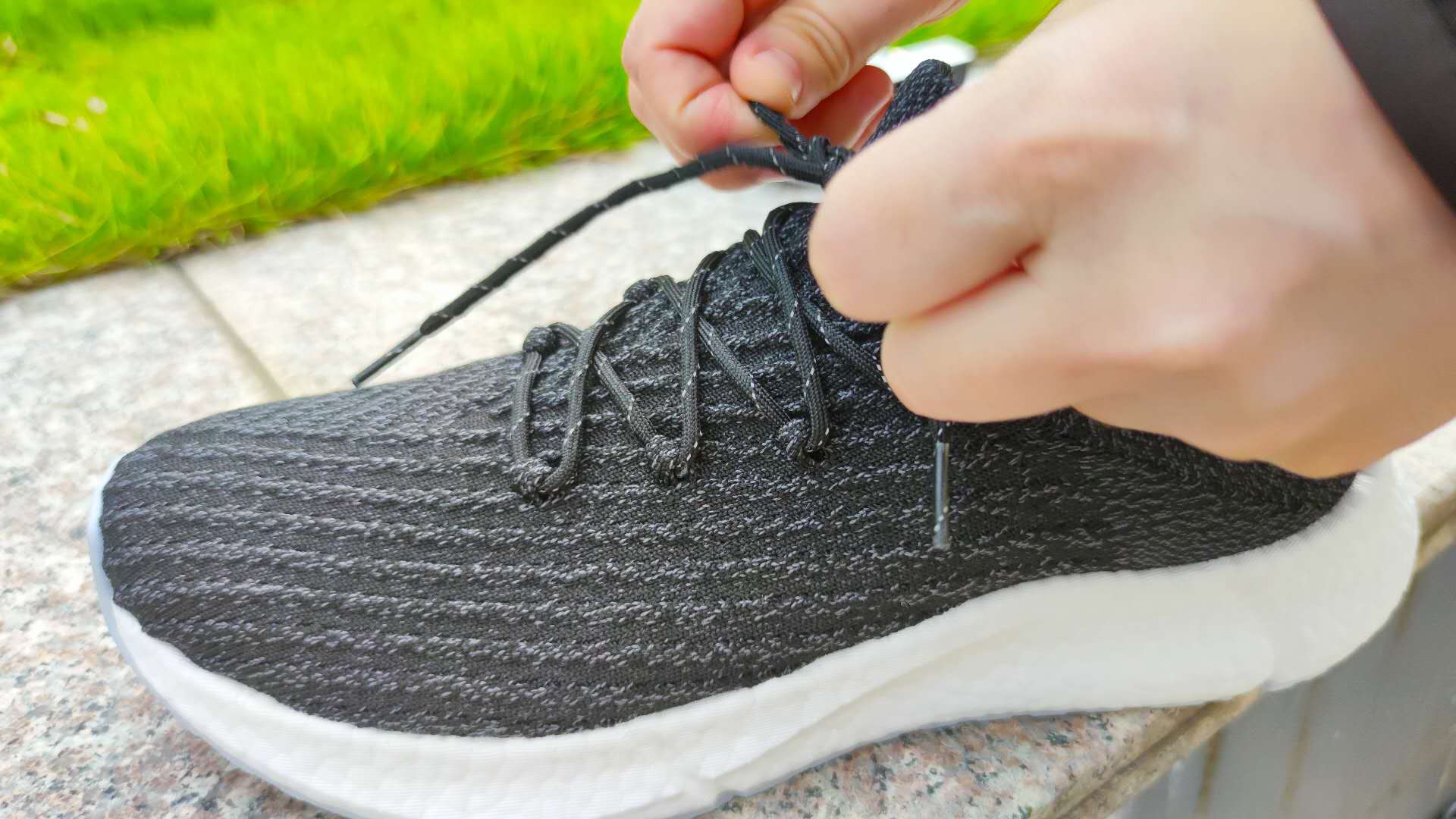 轻柔舒适，这样的超轻跑鞋你确定不来一双么？