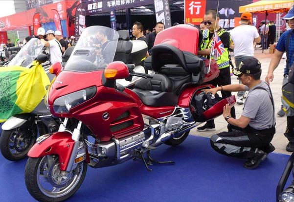 摩友注意，未來或將根據車型和排量設定報廢年限，不再“一刀切”