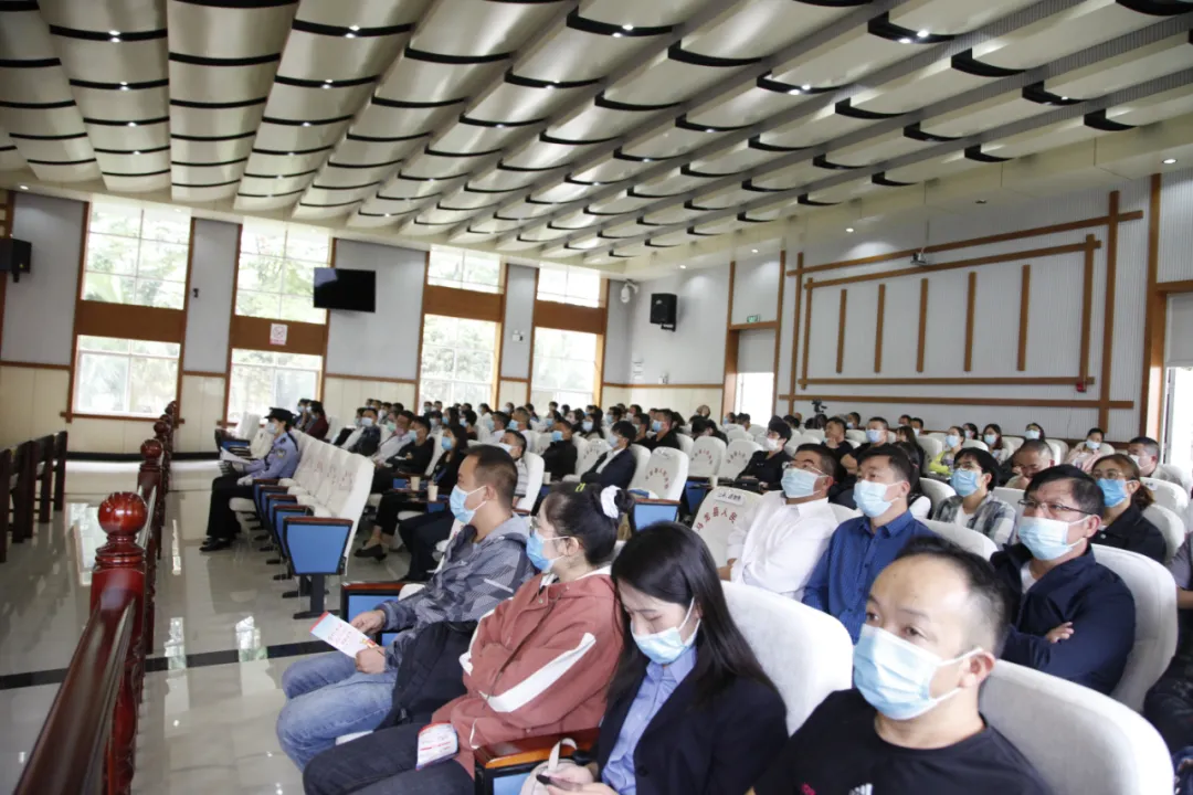 马龙区人民检察院组织开展冯某某涉嫌受贿案观摩示范庭