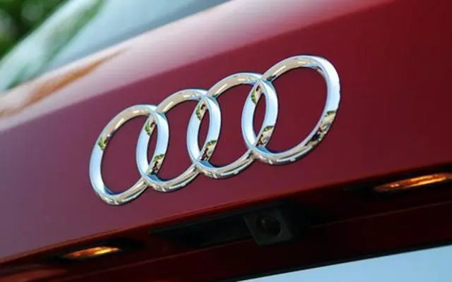 颜值真高！奥迪Q3轿跑到店，标配2.0T，25万起你会