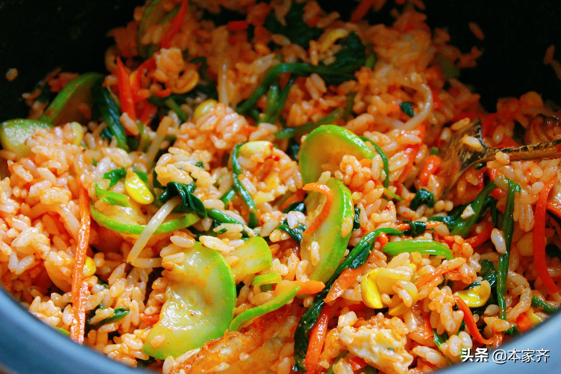 天熱不想炒菜，試試這道菜，比燜飯簡單又好吃，營養豐富，吃得香