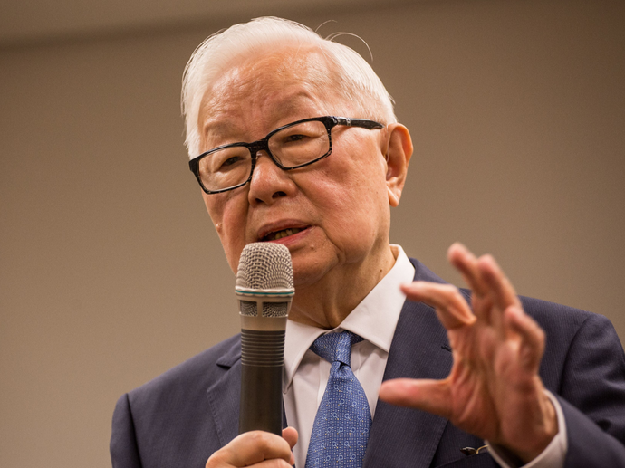 台积电是谁，为何不敢得罪美国？华为被美国围