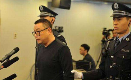 80后一代歌王尹相杰，从央视红人到“阶下囚”，