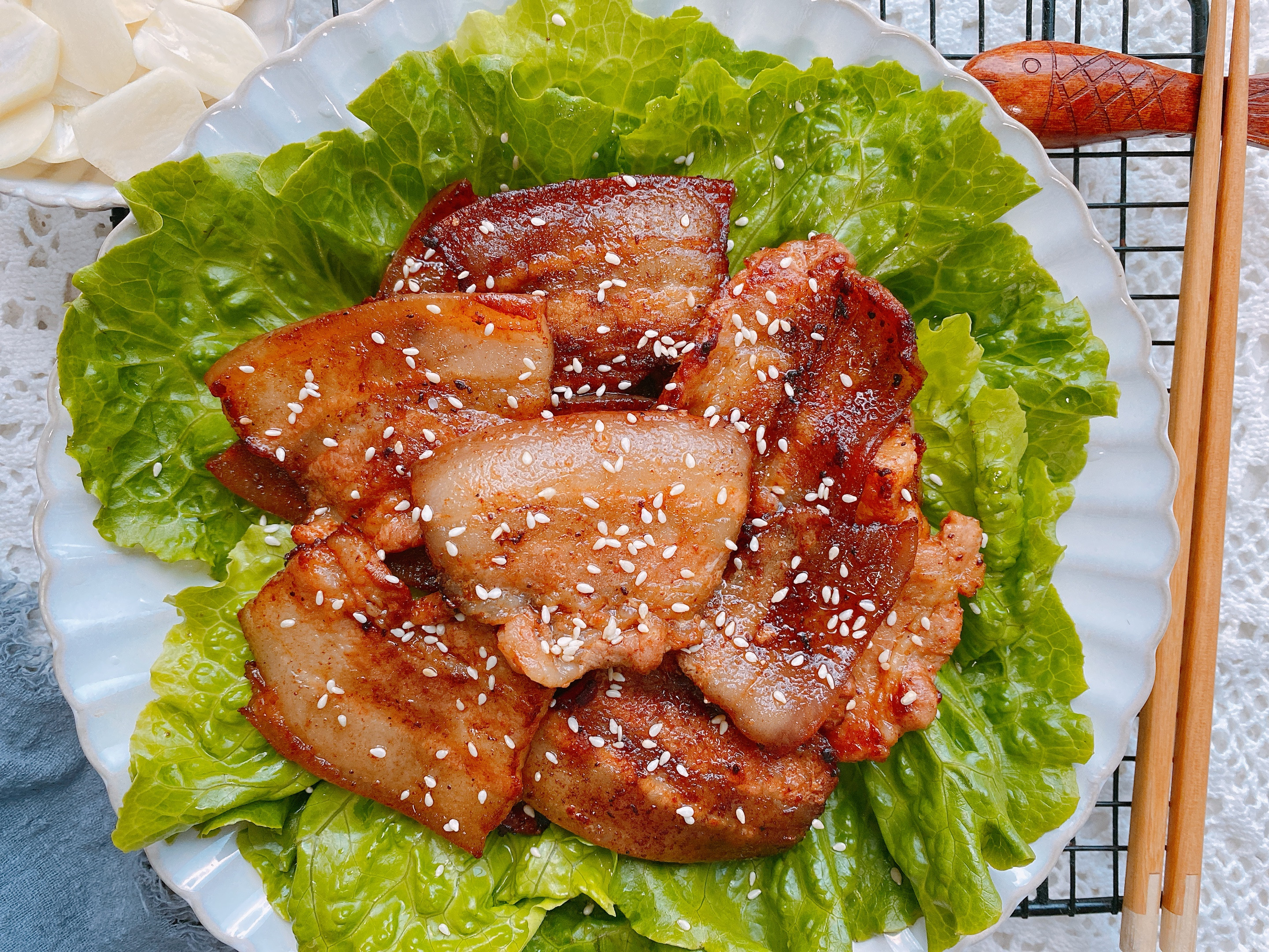 烤肉最简单的做法，2步搞定，鲜香入味，外焦里嫩，15元吃到撑