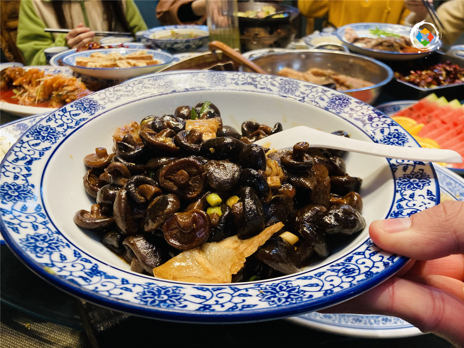 重庆人吃一顿团圆饭有多少道菜？20才刚刚起步，每一道都有特色