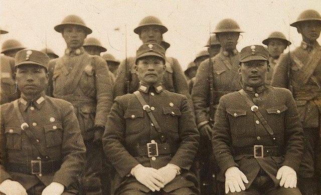 中将军长战场牺牲，临死前高呼“九个字”，日