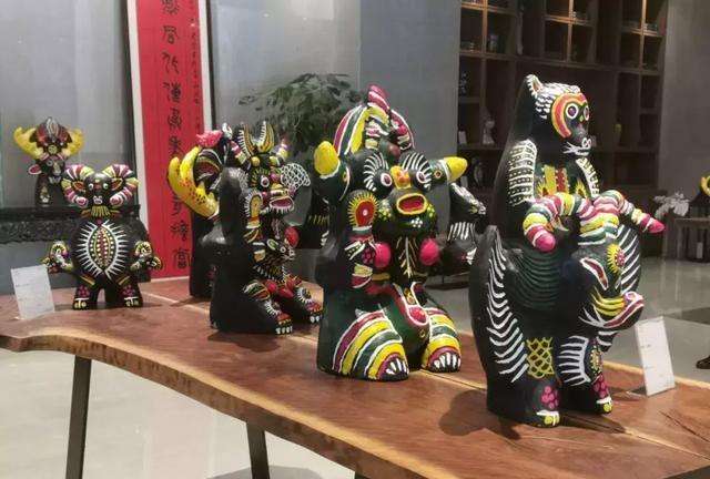 “泥泥狗”非遗传人张华伟荣登《影响力品牌》杂志