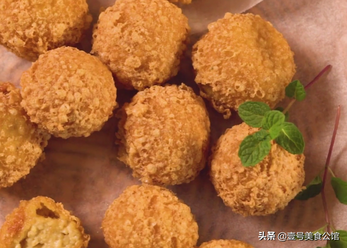 分享一款香炸豆腐丸子，外酥里嫩，好吃又解馋，家人爱吃的美食