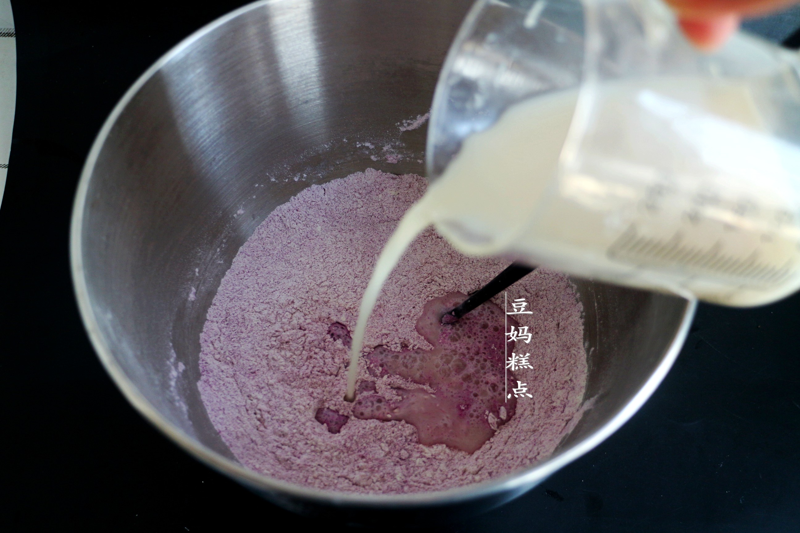 3岁孩子都爱吃的小面点，10分钟搞定，口感不比面包差