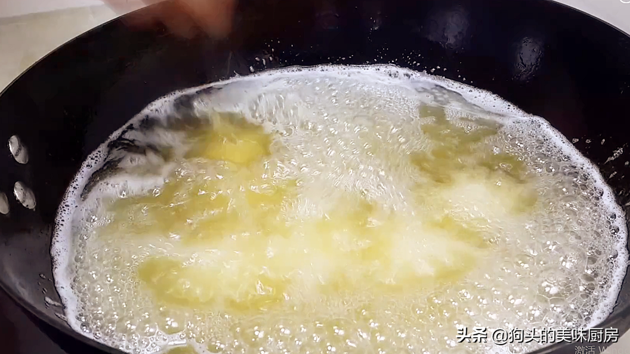 這零食我連吃了三天，一口一個，比麵包還好吃，太香了