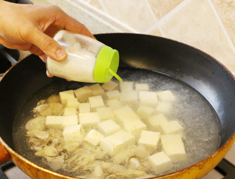 图片[5]-牡蛎豆腐汤的做法步骤图 做出来汤鲜肉又厚-起舞食谱网