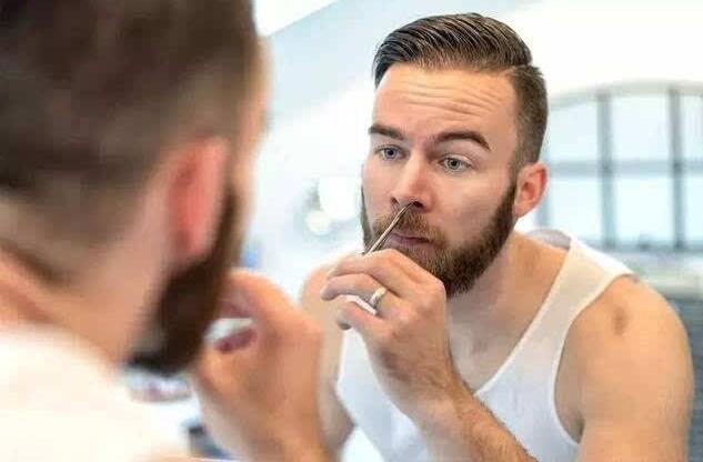 鼻毛为什么会窜出来？鼻毛旺盛暗示着什么？看完后长知识了