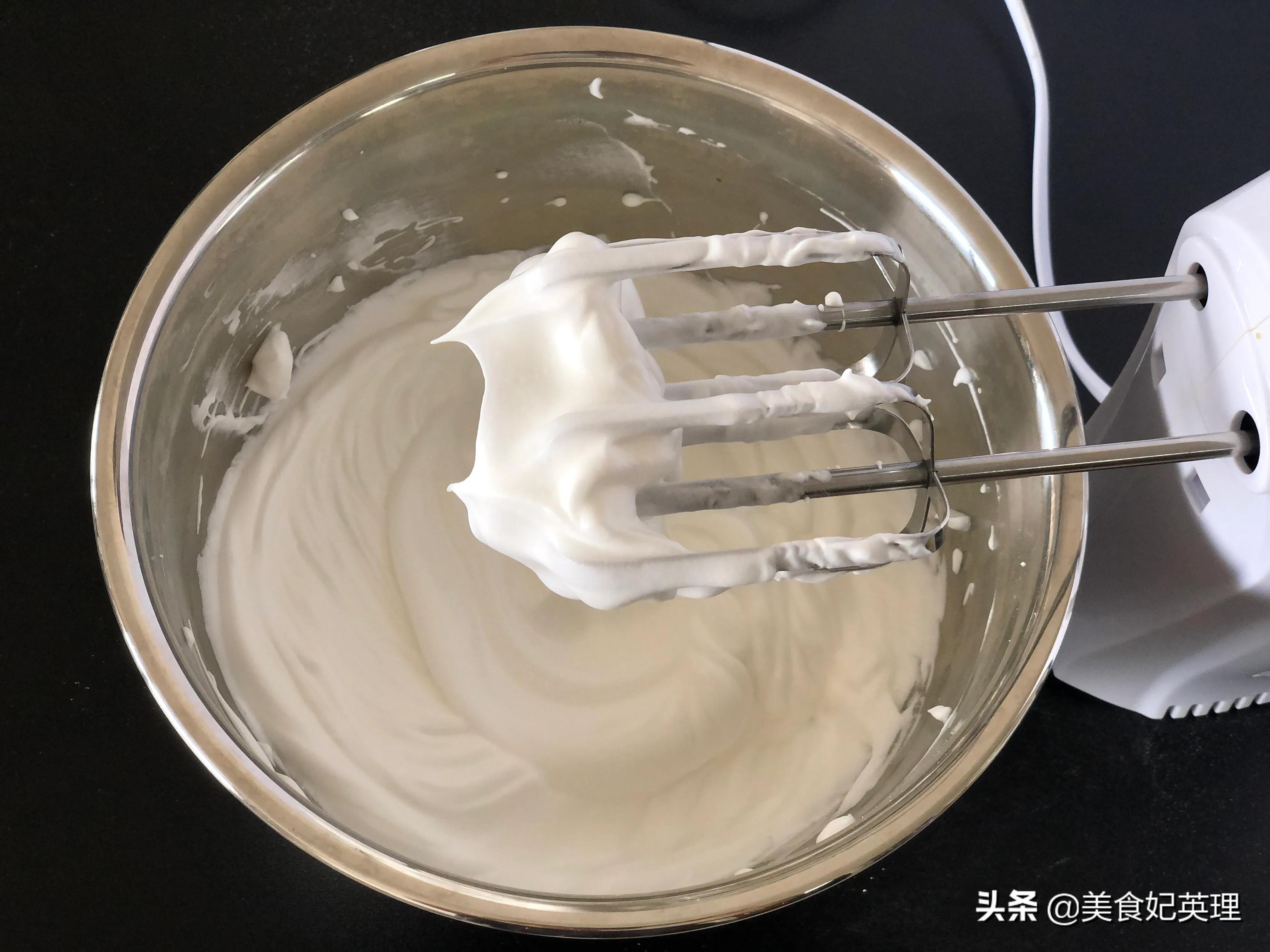 用蛋清做小零食简直太香了，两个蛋清做一堆！入口即化宝宝超喜欢