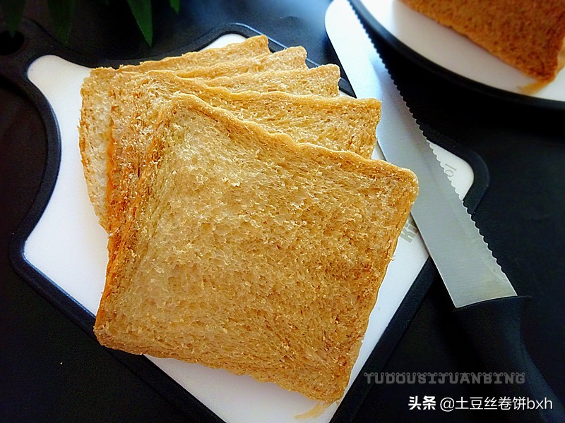 冬天做面包用红糖，这方子太好，面包暄松柔软，放几天都不硬