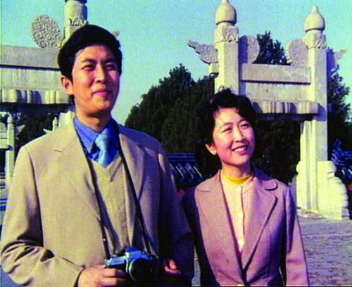 前妻孙涛自杀后，唐国强转身娶了壮丽，为何女