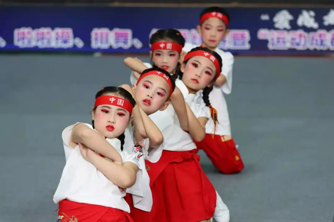 成都市双流区西航港小学丨黄沙百战穿金甲，西小学子创辉煌