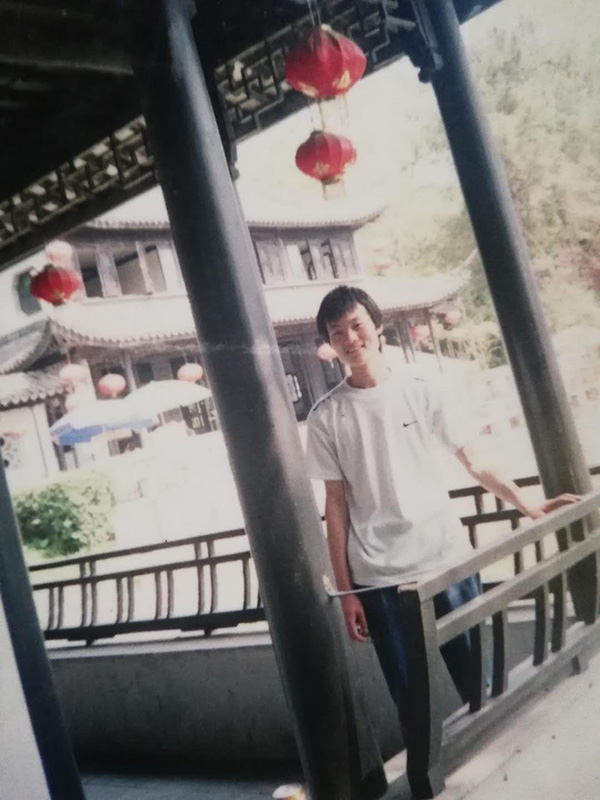 硕士儿失踪8年，河南六旬老人写78封信寄托思念