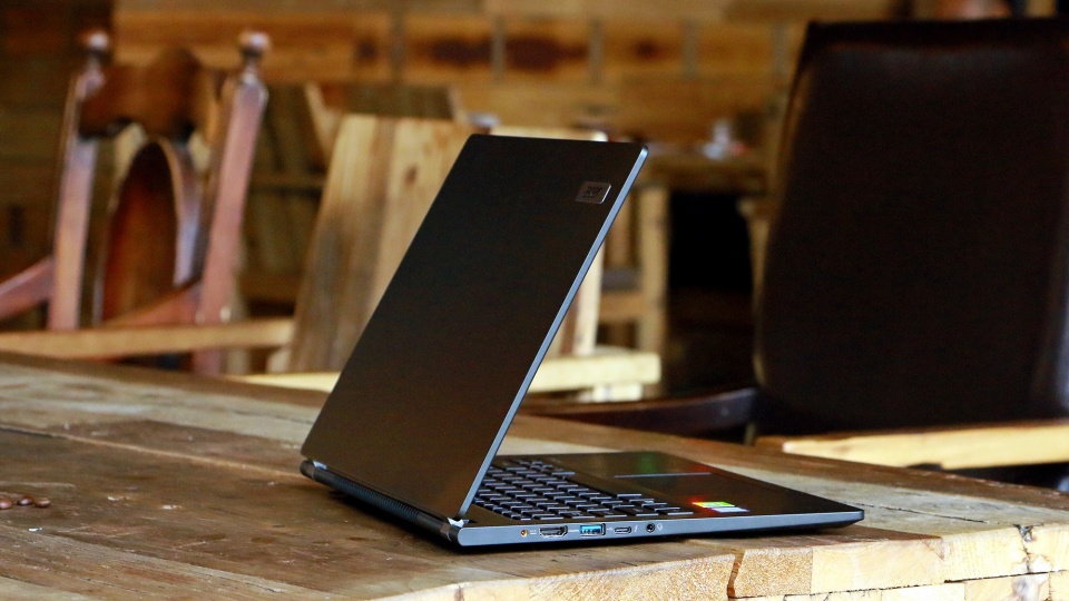 Acer TravelMate P6笔记本测评：谁说轻薄时尚与高性能不可兼得？