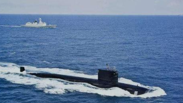 潜艇一旦被反潜飞机发现，就会上浮，如果不上浮会怎样？